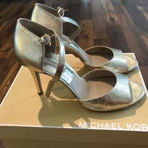 Michael Kors pale gold MALIA heel 38.5